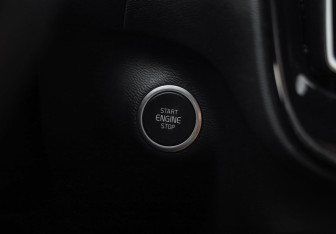 Подержанный автомобиль Volvo XC40 2021 года (21 фото)