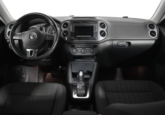 Подержанный автомобиль Volkswagen Tiguan 2015 года (11 фото)