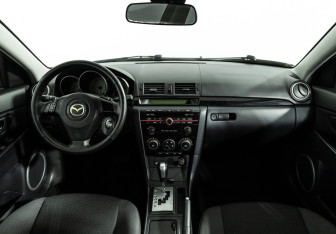 Подержанный автомобиль Mazda 3 Hatchback 2008 года (13 фото)