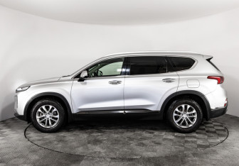 Подержанный автомобиль Hyundai Santa Fe 2020 года (10 фото)