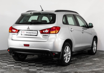 Подержанный автомобиль Mitsubishi ASX 2012 года (5 фото)