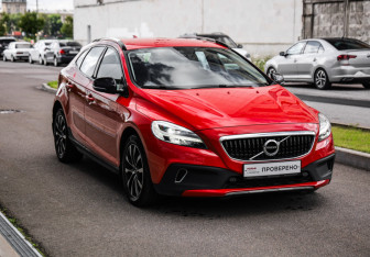Подержанный автомобиль Volvo V40 Cross Country 2019 года (5 фото)