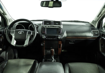 Подержанный автомобиль Toyota Land Cruiser Prado 2015 года (13 фото)