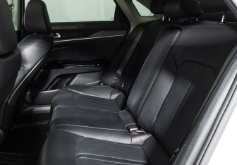 Подержанный автомобиль Kia K5 2022 года (11 фото)