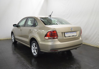 Подержанный автомобиль Volkswagen Polo Sedan 2017 года (7 фото)