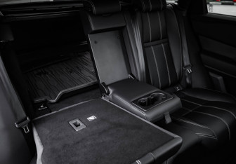 Подержанный автомобиль Land Rover Range Rover Velar 2020 года (34 фото)