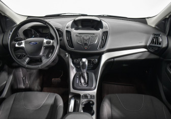 Подержанный автомобиль Ford Kuga 2014 года (13 фото)