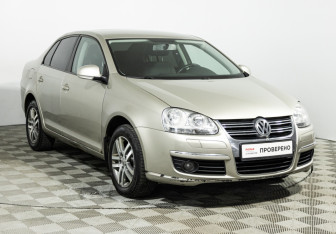 Подержанный автомобиль Volkswagen Jetta Sedan 2009 года (3 фото)