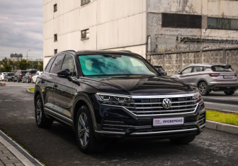 Подержанный автомобиль Volkswagen Touareg 2020 года (4 фото)