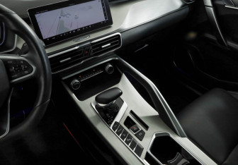 Подержанный автомобиль Geely Coolray 2022 года (19 фото)