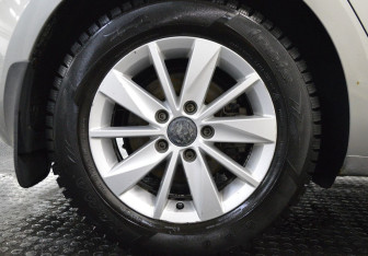 Подержанный автомобиль Volkswagen Golf Hatchback 2013 года (9 фото)