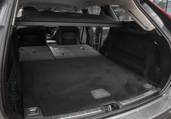 Подержанный автомобиль Volvo XC60 2020 года (32 фото)
