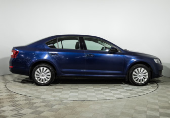 Подержанный автомобиль Skoda Octavia Liftback 2015 года (4 фото)