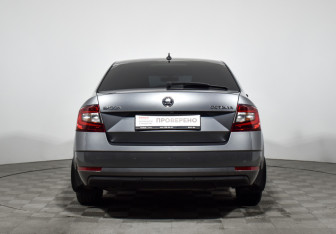 Подержанный автомобиль Skoda Octavia Liftback 2019 года (6 фото)