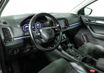 Подержанный автомобиль Skoda Karoq 2020 года (11 фото)