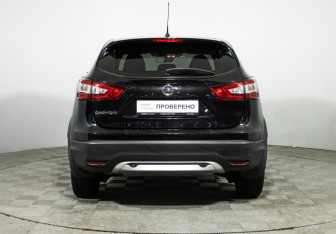 Подержанный автомобиль Nissan Qashqai 2016 года (6 фото)