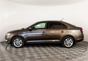 Подержанный автомобиль Skoda Rapid Liftback 2019 года (8 фото)