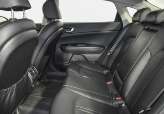 Подержанный автомобиль Kia Optima Sedan 2017 года (12 фото)
