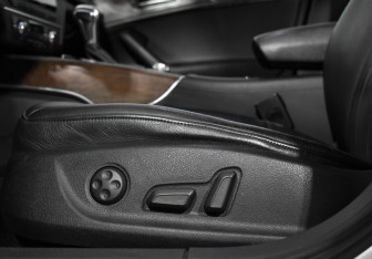 Подержанный автомобиль Audi A6 Sedan 2011 года (12 фото)