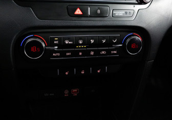 Подержанный автомобиль Kia Ceed Wagon 2019 года (15 фото)