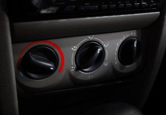 Подержанный автомобиль Renault Symbol 2008 года (12 фото)