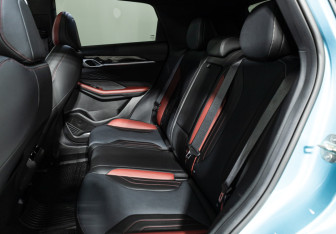 Подержанный автомобиль Geely Coolray 2023 года (10 фото)