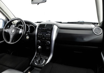 Подержанный автомобиль Suzuki Grand Vitara 2011 года (9 фото)
