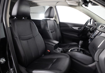 Подержанный автомобиль Nissan X-Trail 2015 года (14 фото)