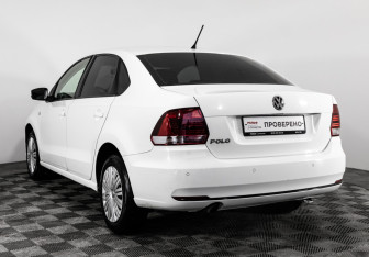 Подержанный автомобиль Volkswagen Polo Sedan 2016 года (7 фото)