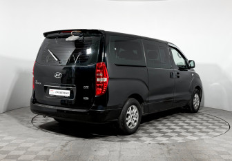 Подержанный автомобиль Hyundai Grand Starex 2011 года (5 фото)