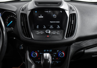 Подержанный автомобиль Ford Kuga 2016 года (16 фото)