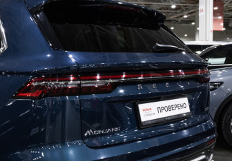 Подержанный автомобиль Geely Monjaro 2023 года (10 фото)