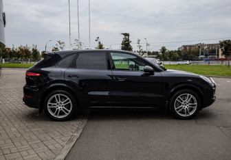 Подержанный автомобиль Porsche Cayenne 2019 года (4 фото)
