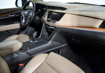 Подержанный автомобиль Cadillac XT5 2019 года (13 фото)