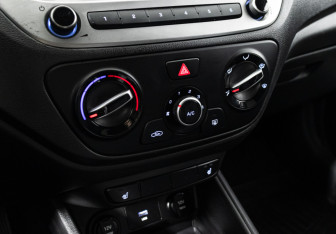 Подержанный автомобиль Hyundai Solaris Sedan 2021 года (16 фото)