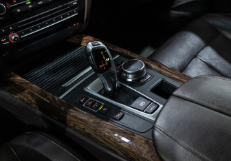 Подержанный автомобиль BMW X5 2017 года (20 фото)