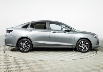 Подержанный автомобиль BAIC U5 Plus 2023 года (4 фото)