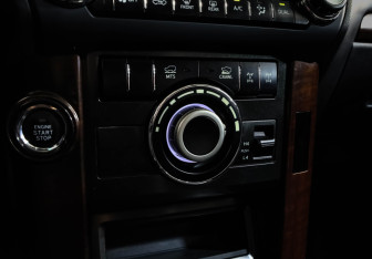 Подержанный автомобиль Toyota Land Cruiser Prado 2014 года (18 фото)