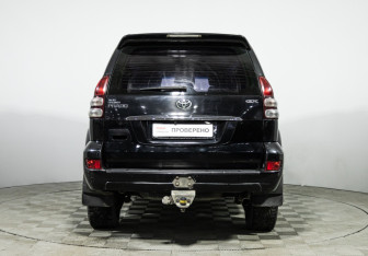 Подержанный автомобиль Toyota Land Cruiser Prado 2006 года (6 фото)