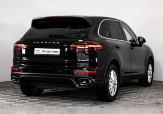 Подержанный автомобиль Porsche Cayenne 2015 года (6 фото)
