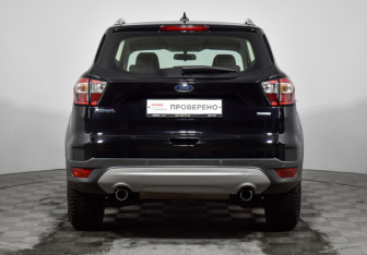 Подержанный автомобиль Ford Kuga 2016 года (6 фото)