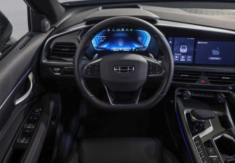 Подержанный автомобиль Geely Tugella 2023 года (10 фото)