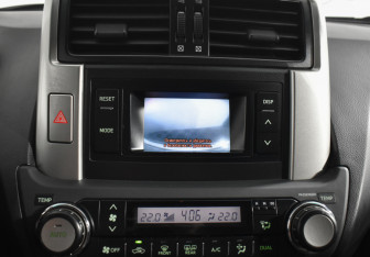 Подержанный автомобиль Toyota Land Cruiser Prado 2010 года (16 фото)