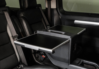 Подержанный автомобиль Peugeot Traveller 2020 года (23 фото)