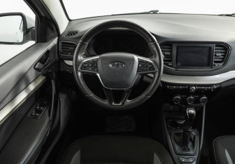 Подержанный автомобиль LADA (ВАЗ) Vesta Sedan 2023 года (11 фото)