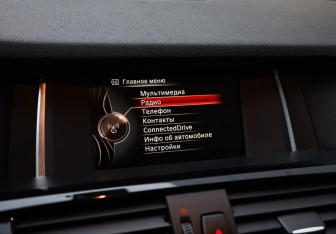 Подержанный автомобиль BMW X4 2015 года (16 фото)