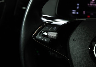 Подержанный автомобиль Skoda Karoq 2020 года (18 фото)