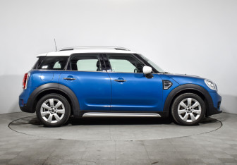 Подержанный автомобиль MINI Countryman 2020 года (4 фото)
