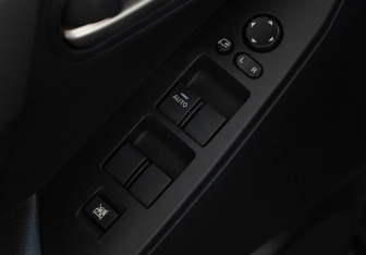 Подержанный автомобиль Mazda 3 Sedan 2011 года (12 фото)