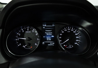 Подержанный автомобиль Nissan Qashqai 2017 года (12 фото)